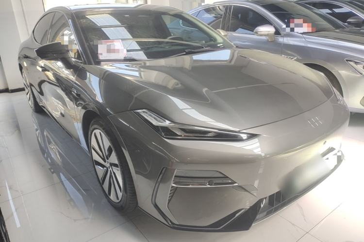 Used Geely Galaxy E8 2024 665 km Range Rear-Drive Starship Long-Range Version Front Right 45 Deg