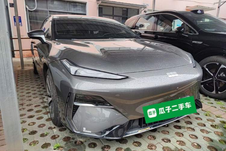 Used Geely Galaxy E8 2024 550 km Range Rear-Drive MAX Front Right 45 Deg