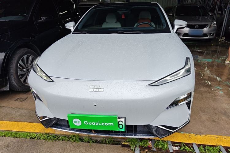 Used Geely Galaxy E8 2024 665 km Range Rear-Drive Starship Long-Range Version Front