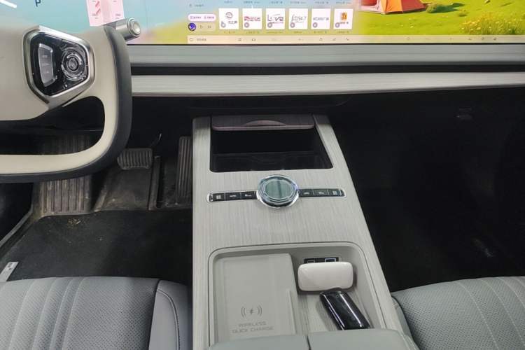 Used Geely Galaxy E8 2024 665 km Range Rear-Drive Starship Long-Range Version Gear Lever
