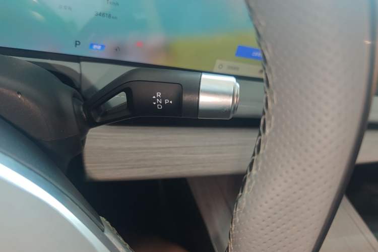 Used Geely Galaxy E8 2024 550 km Range Rear-Drive MAX Gear Lever