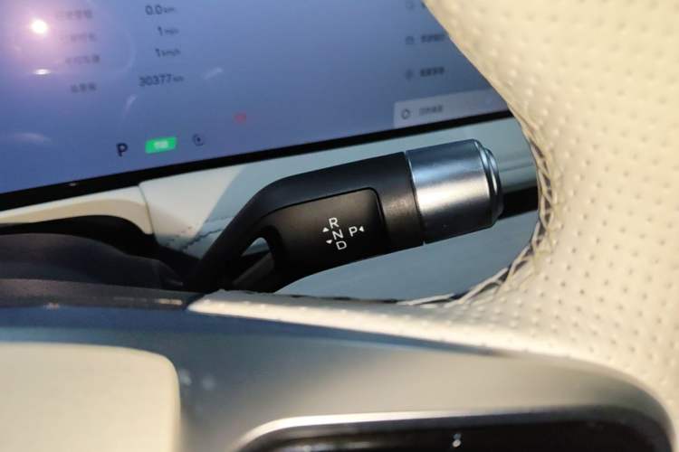 Used Geely Galaxy E8 2024 550 km Range Rear-Drive MAX Gear Lever