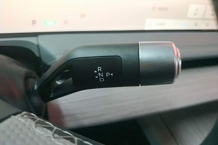 Used Geely Galaxy E8 2024 665 km Range Rear-Drive Starship Long-Range Version Gear Lever
