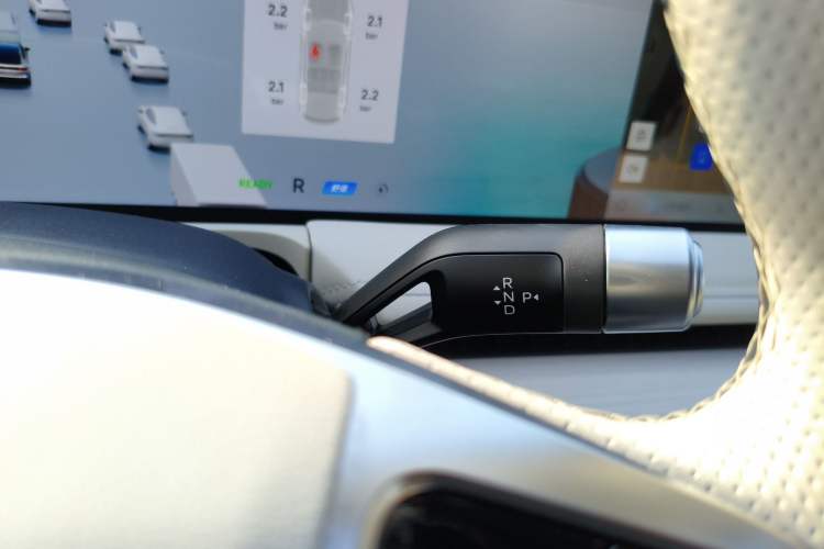 Used Geely Galaxy E8 2024 665 km Range Rear-Drive Starship Intelligent Driving Version Gear Lever