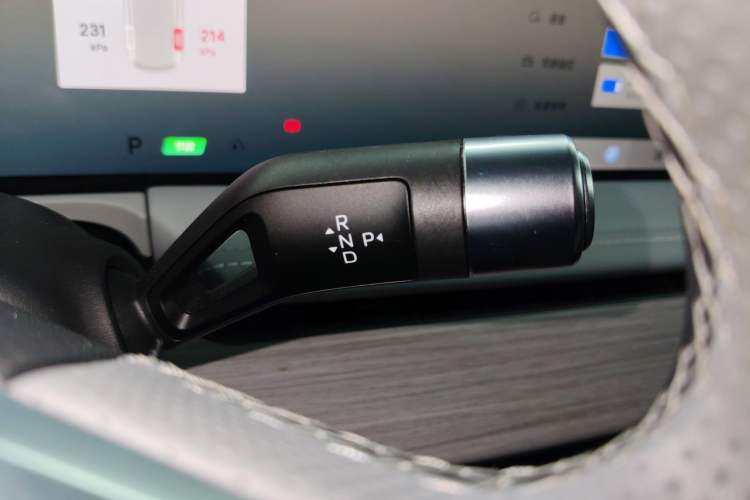 Used Geely Galaxy E8 2024 550 km Range Rear-Drive Dragon Edition Gear Lever