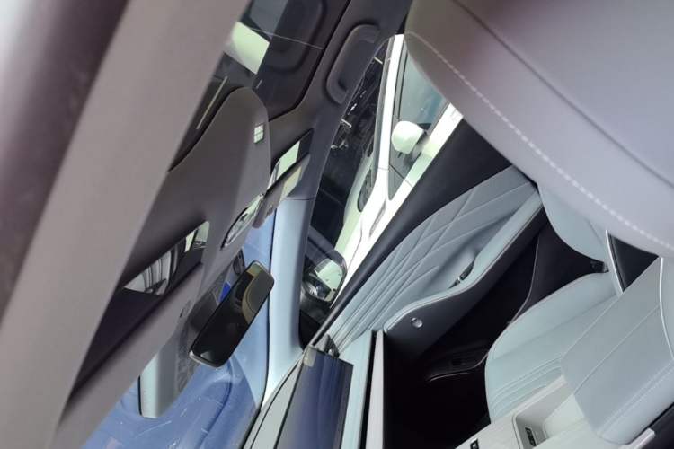 Used Geely Galaxy E8 2024 550 km Range Rear-Drive Dragon Edition Headliner