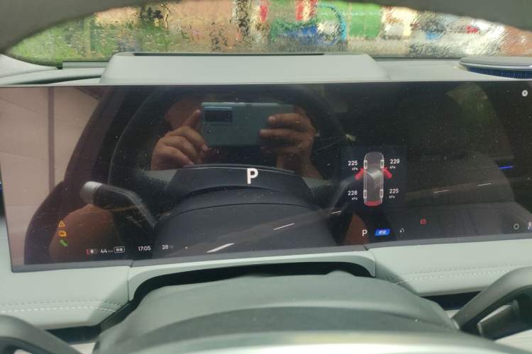 Used Geely Galaxy E8 2024 550 km Range Rear-Drive MAX Instrument Cluster