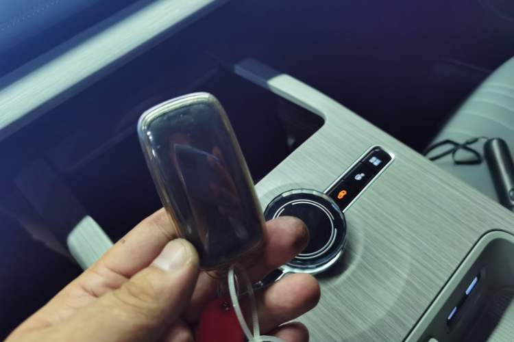 Used Geely Galaxy E8 2024 665 km Range Rear-Drive Starship Long-Range Version Interior 1