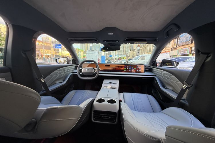 Used Geely Galaxy E8 2024 550 km Range Rear-Wheel-Drive PRO Interior 12