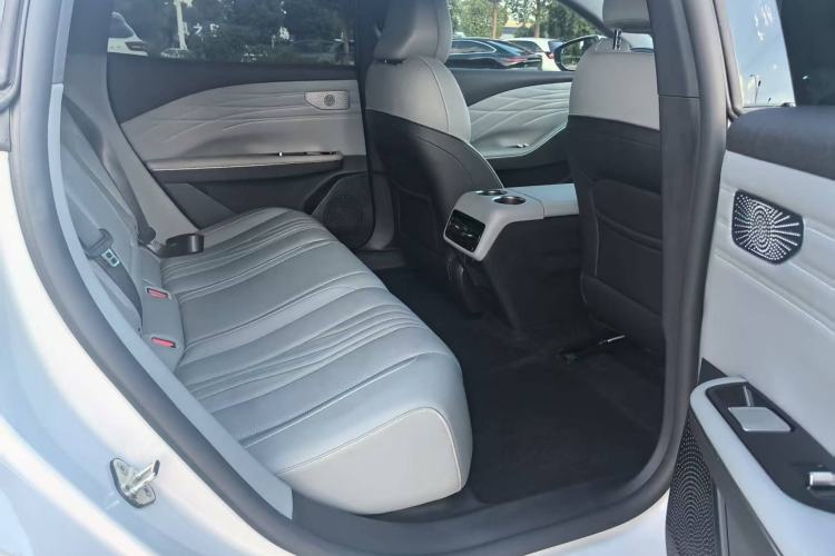 Used Geely Galaxy E8 2024 665 km Range Rear-Drive Starship Long-Range Version Interior 13