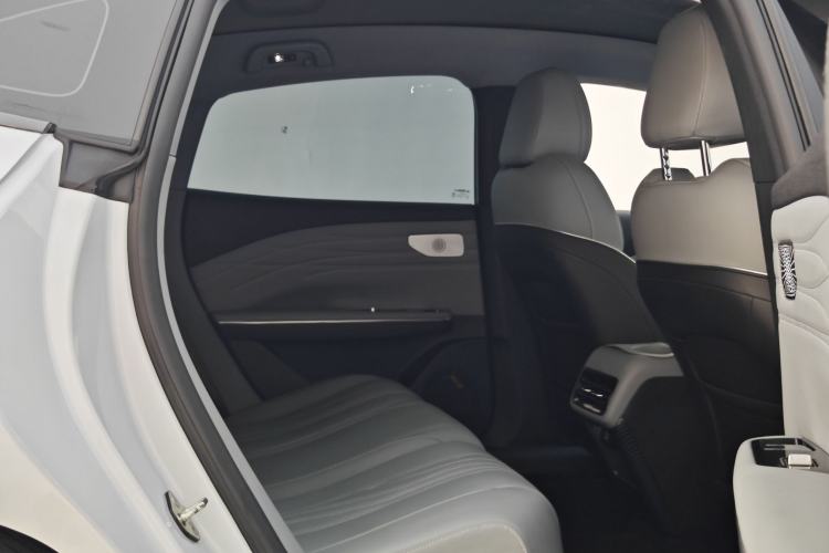 Used Geely Galaxy E8 2024 550 km Range Rear-Wheel-Drive PRO Interior 5