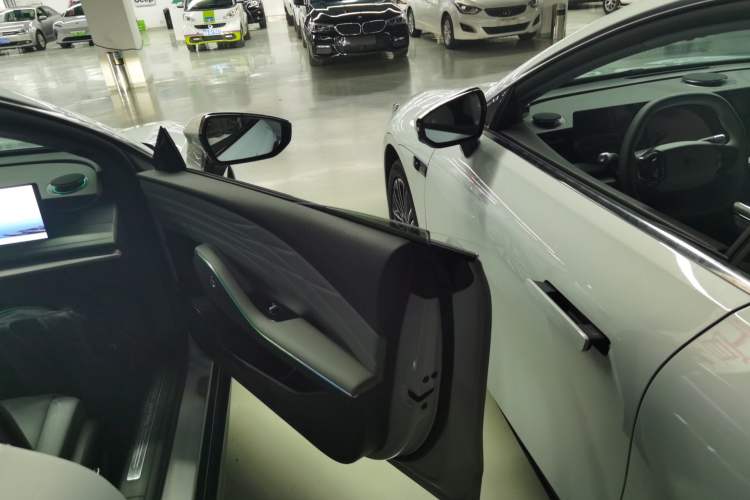 Used Geely Galaxy E8 2024 665 km Range Rear-Drive Starship Long-Range Version Interior 6