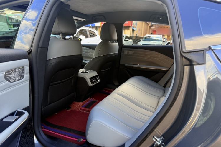 Used Geely Galaxy E8 2024 550 km Range Rear-Wheel-Drive PRO Interior 7