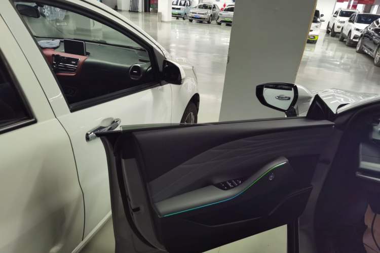 Used Geely Galaxy E8 2024 665 km Range Rear-Drive Starship Long-Range Version Interior 7