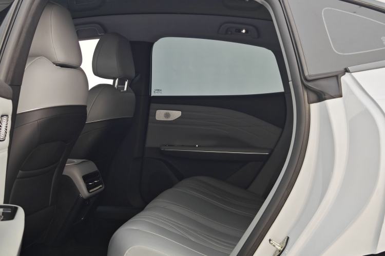Used Geely Galaxy E8 2024 550 km Range Rear-Wheel-Drive PRO Interior 9