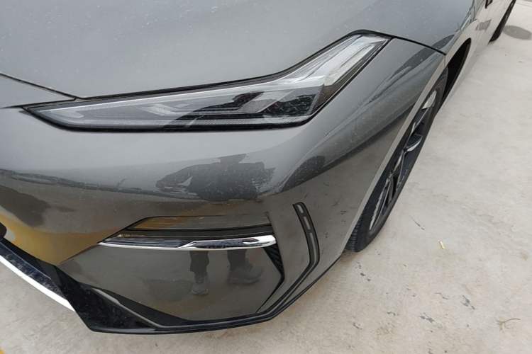 Used Geely Galaxy E8 2024 550 km Range Rear-Drive Dragon Edition Left Front Headlight