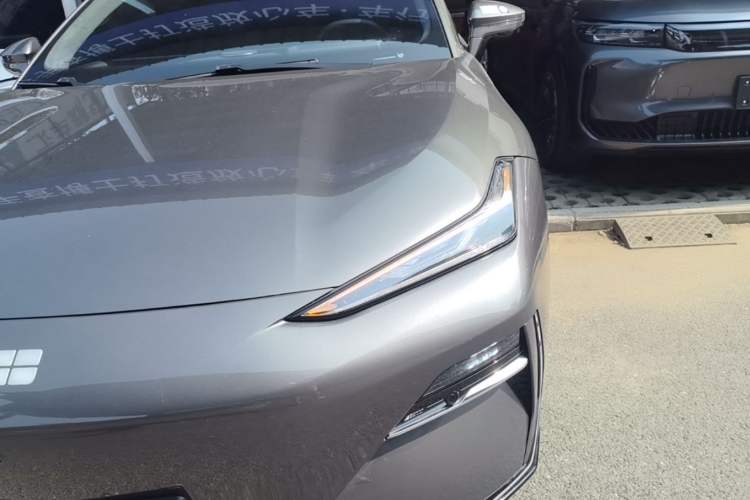 Used Geely Galaxy E8 2024 665 km Range Rear-Drive Starship Long-Range Version Left Front Headlight