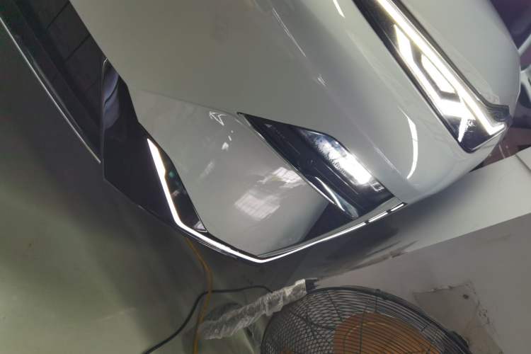 Used Geely Galaxy E8 2024 665 km Range Rear-Drive Starship Long-Range Version Left Front Headlight