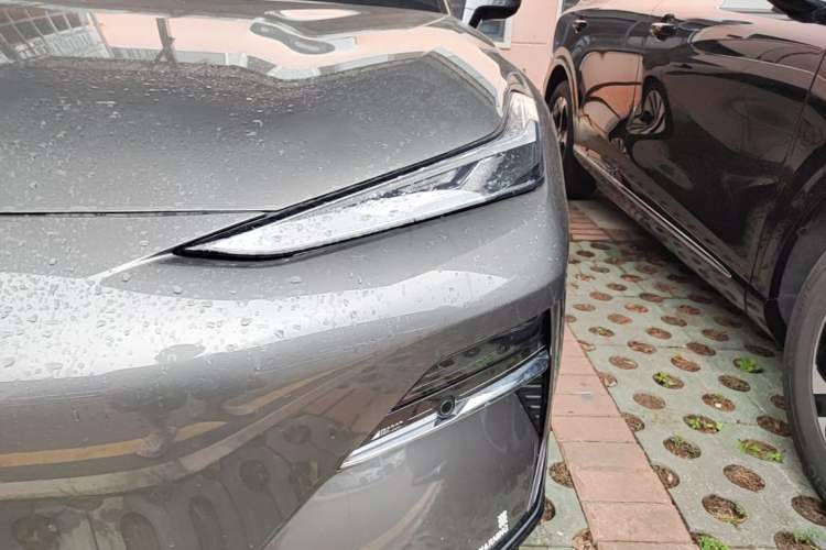 Used Geely Galaxy E8 2024 550 km Range Rear-Drive MAX Left Front Headlight