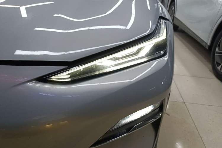 Used Geely Galaxy E8 2024 550 km Range Rear-Drive Dragon Edition Left Front Headlight