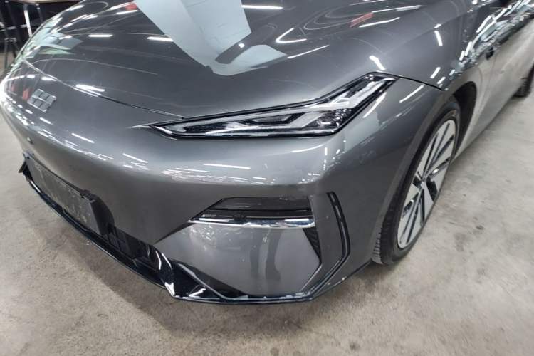 Used Geely Galaxy E8 2024 550 km Range Rear-Drive MAX Left Front Headlight
