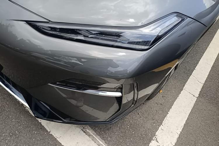 Used Geely Galaxy E8 2024 665 km Range Rear-Drive Starship Long-Range Version Left Front Headlight