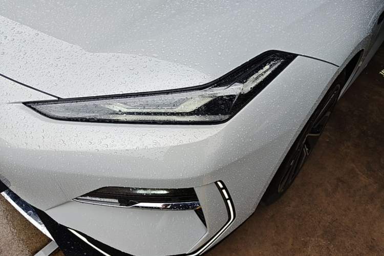 Used Geely Galaxy E8 2024 665 km Range Rear-Drive Starship Long-Range Version Left Front Headlight