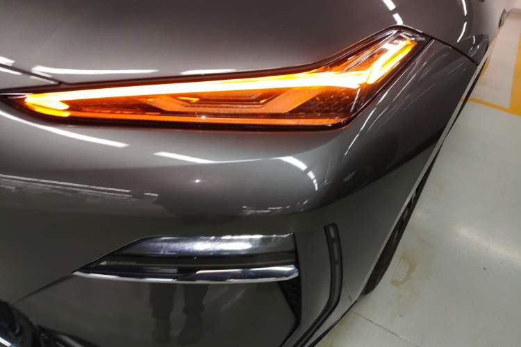Used Geely Galaxy E8 2024 550 km Range Rear-Drive Dragon Edition Left Front Headlight