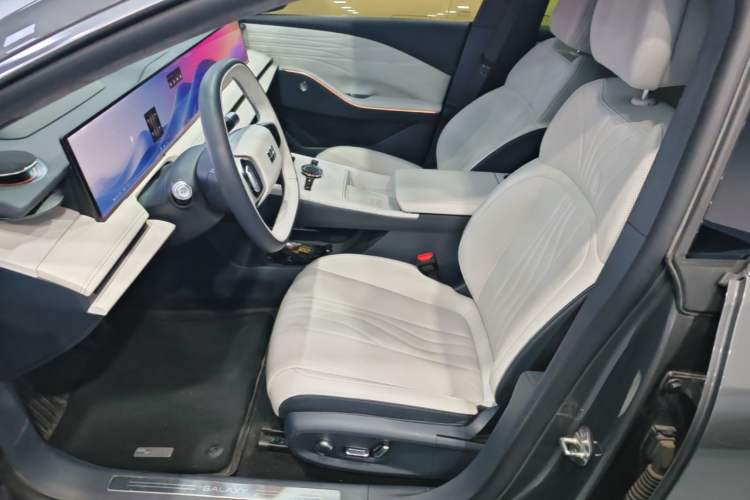 Used Geely Galaxy E8 2024 665 km Range Rear-Drive Starship Long-Range Version Left Front Seat