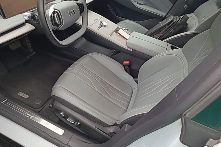 Used Geely Galaxy E8 2024 665 km Range Rear-Drive Starship Long-Range Version Left Front Seat