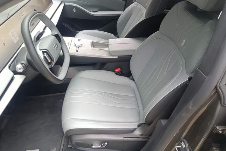 Used Geely Galaxy E8 2024 550 km Range Rear-Wheel-Drive PRO Left Front Seat