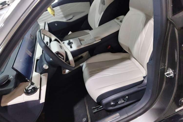 Used Geely Galaxy E8 2024 550 km Range Rear-Drive MAX Left Front Seat