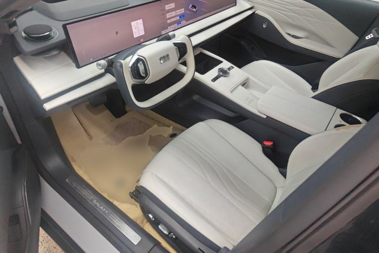 Used Geely Galaxy E8 2024 665 km Range Rear-Drive Starship Long-Range Version Left Front Seat