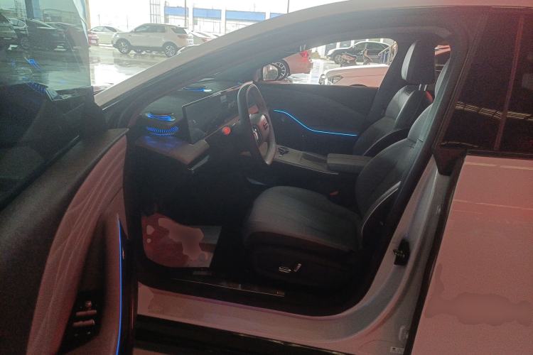 Used Geely Galaxy E8 2024 550 km Range Rear-Wheel-Drive PRO Left Front Seat