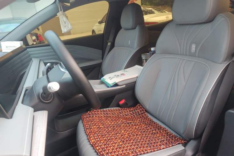 Used Geely Galaxy E8 2024 550 km Range Rear-Wheel-Drive PRO Left Front Seat