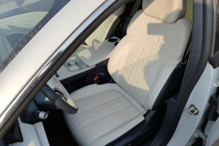 Used Geely Galaxy E8 2024 665 km Range Rear-Drive Starship Intelligent Driving Version Left Front Seat