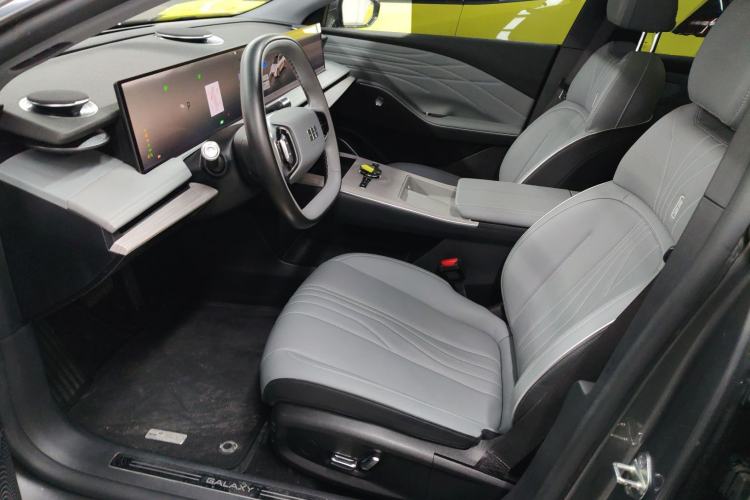Used Geely Galaxy E8 2024 550 km Range Rear-Drive Dragon Edition Left Front Seat