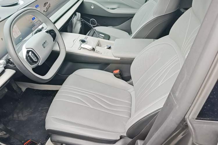 Used Geely Galaxy E8 2024 665 km Range Rear-Drive Starship Long-Range Version Left Front Seat