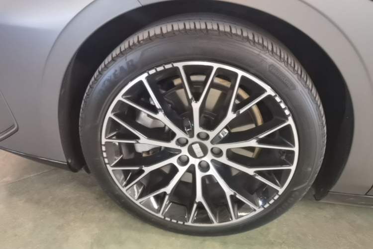 Used Geely Galaxy E8 2024 620 km All-Wheel-Drive Starship Performance Edition Left Front Wheel Hub