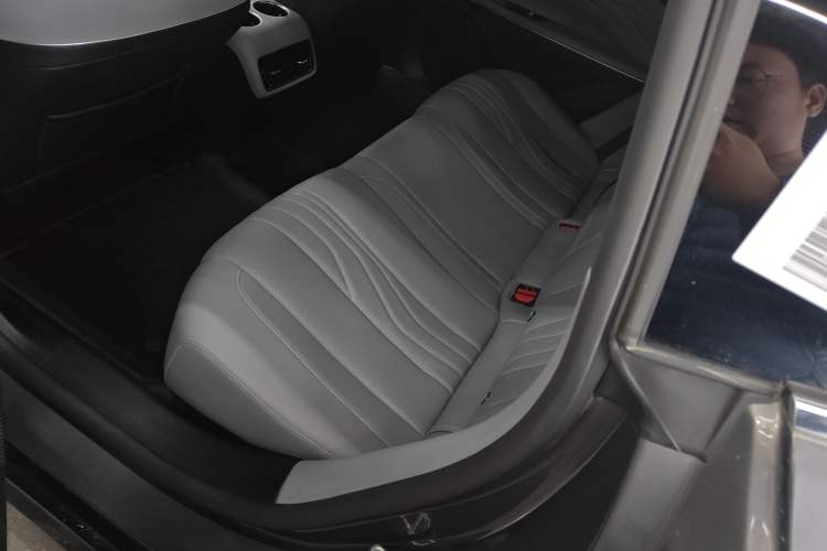 Used Geely Galaxy E8 2024 665 km Range Rear-Drive Starship Long-Range Version Left Rear Seat