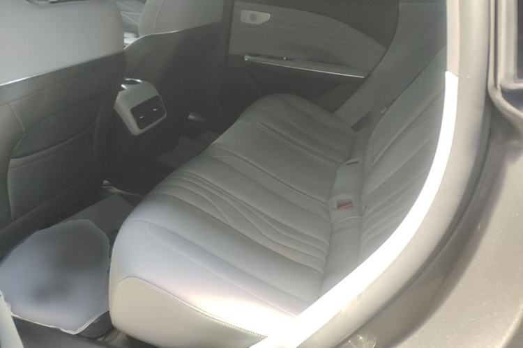 Used Geely Galaxy E8 2024 665 km Range Rear-Drive Starship Long-Range Version Left Rear Seat