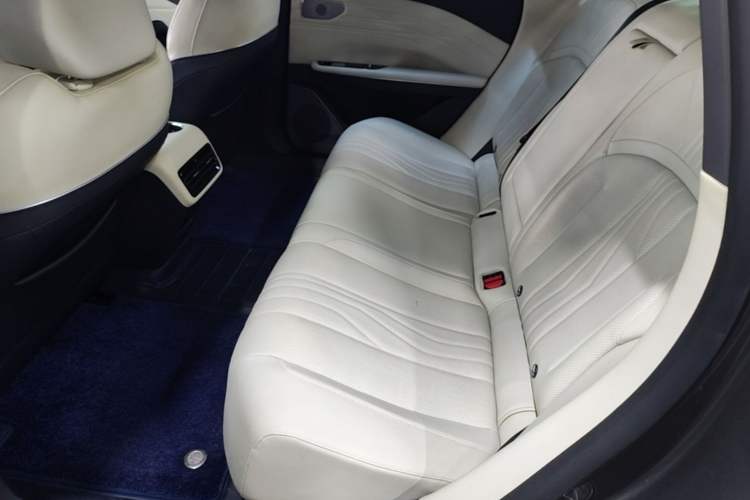 Used Geely Galaxy E8 2024 550 km Range Rear-Drive MAX Left Rear Seat