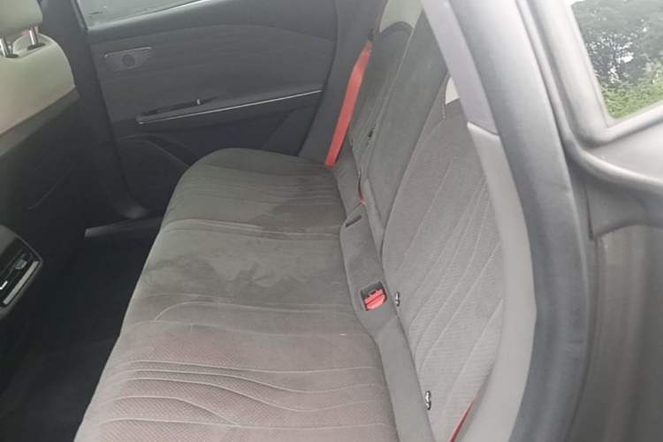 Used Geely Galaxy E8 2024 620 km All-Wheel-Drive Starship Performance Edition Left Rear Seat
