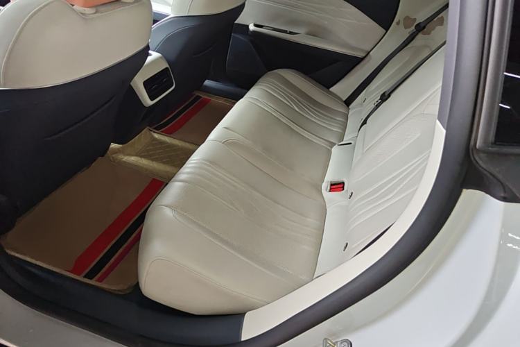 Used Geely Galaxy E8 2024 665 km Range Rear-Drive Starship Long-Range Version Left Rear Seat