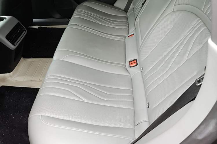 Used Geely Galaxy E8 2024 665 km Range Rear-Drive Starship Long-Range Version Left Rear Seat