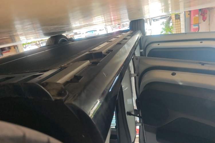 Used Geely Galaxy E8 2024 550 km Range Rear-Drive MAX Left Side Sill