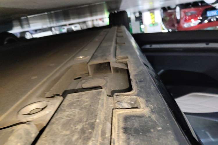 Used Geely Galaxy E8 2024 550 km Range Rear-Drive MAX Left Side Sill