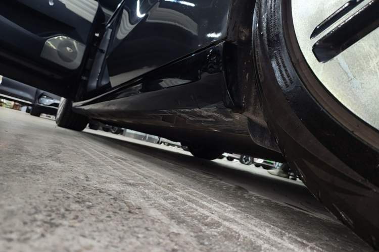 Used Geely Galaxy E8 2024 550 km Range Rear-Drive MAX Left Side Sill