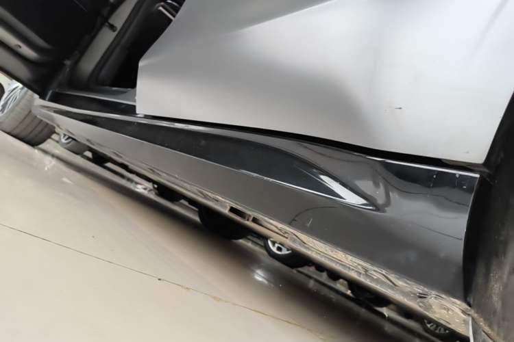 Used Geely Galaxy E8 2024 620 km All-Wheel-Drive Dragon Edition Left Side Sill