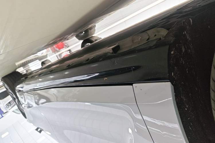 Used Geely Galaxy E8 2024 550 km Range Rear-Wheel-Drive PRO Left Side Sill